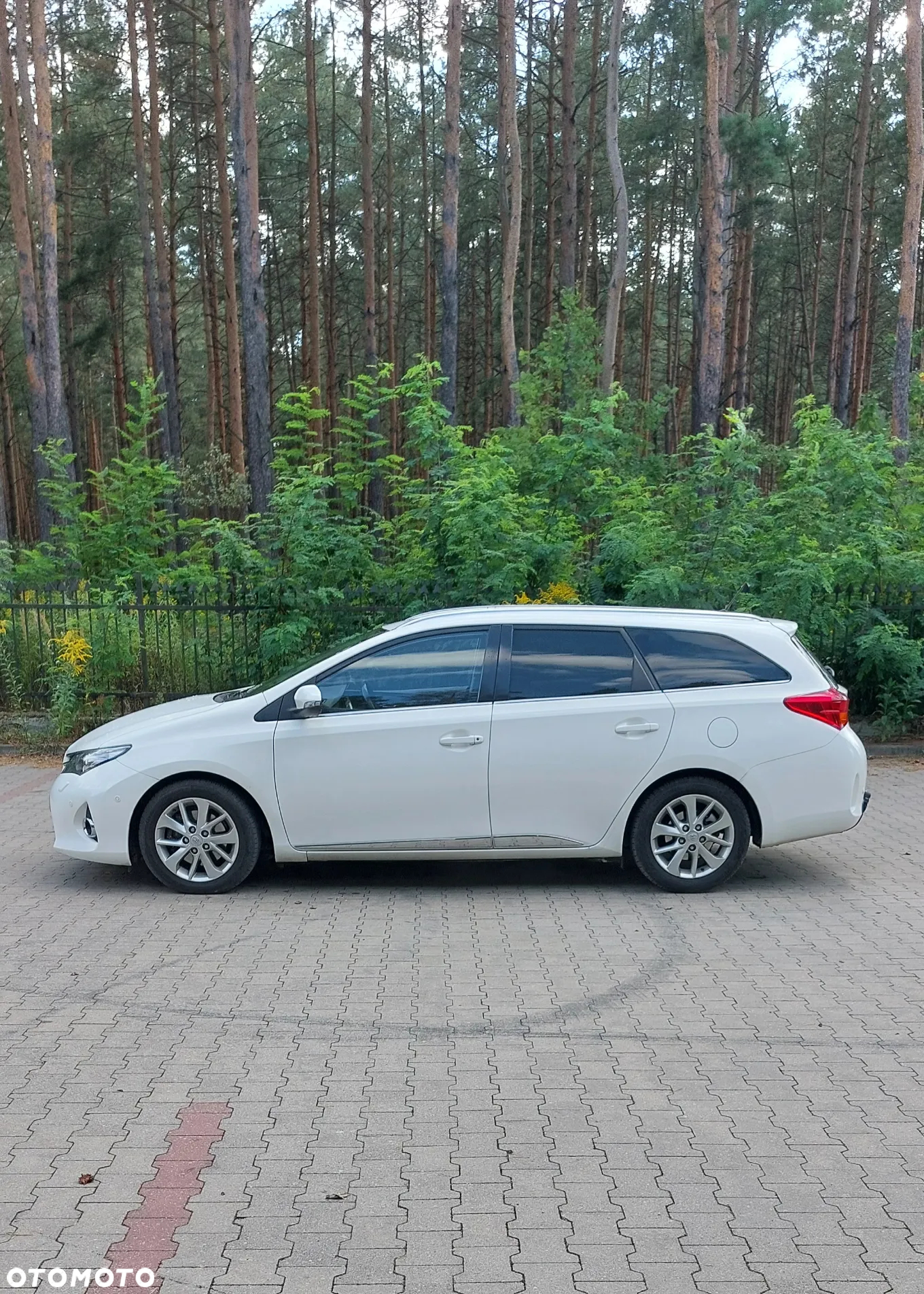 Toyota Auris 2.0 D-4D Premium Comfort - 2
