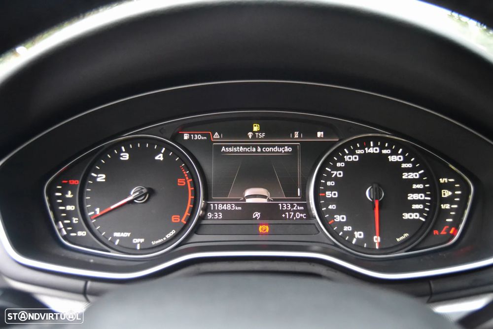 Audi A4 2.0 TDI Design - 23