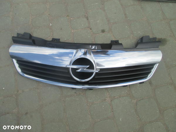 Atrapa grill OPEL ZAFIRA B