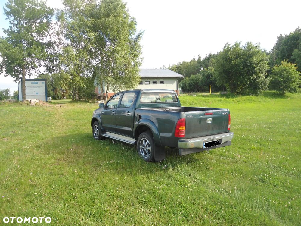 Toyota Hilux 2.5 D-4D DLX - 4