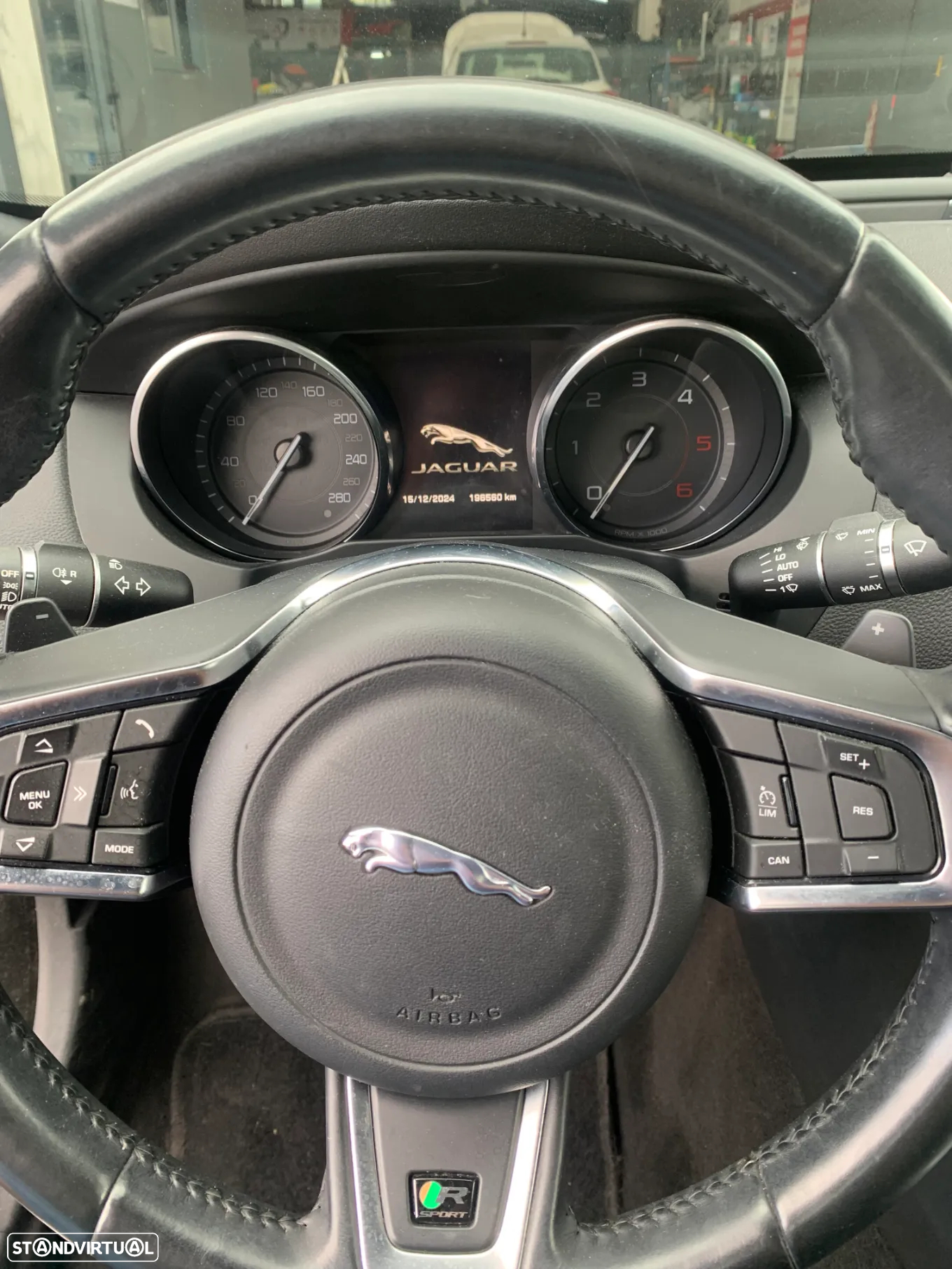 Jaguar XE E-Performance Aut. R-Sport - 39