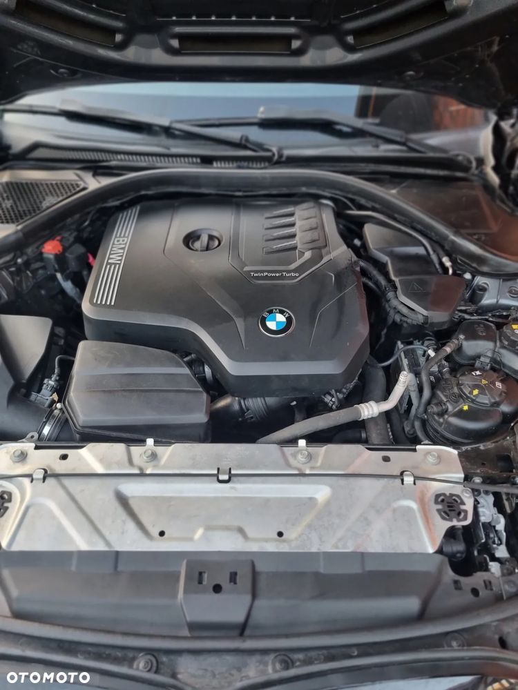 BMW Seria 3 330i M Sport - 14