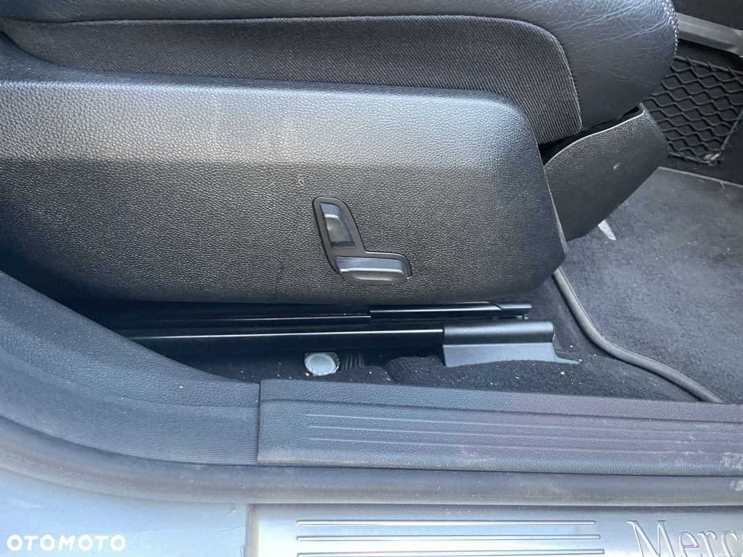 Mercedes-Benz Klasa E 200 T CDI DPF BlueEFFICIENCY Automatik Avantgarde - 23