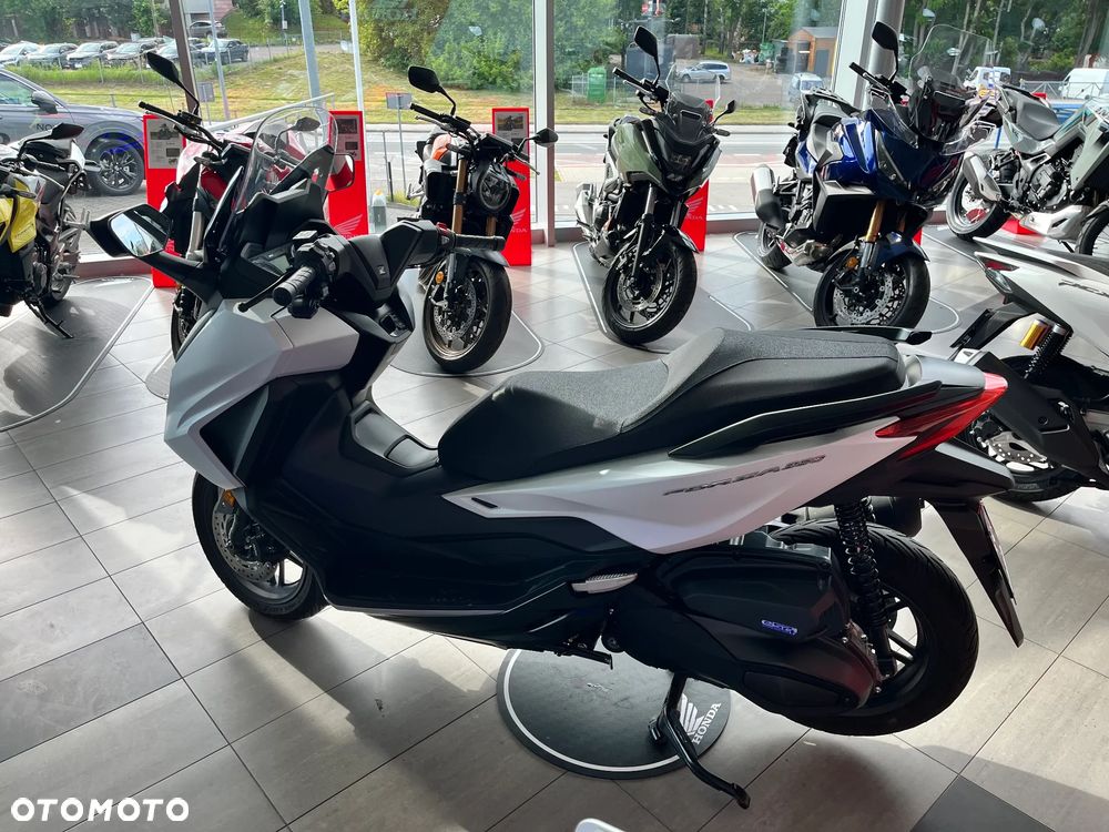 Honda NSS - 4