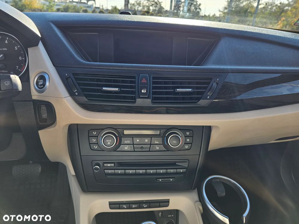 BMW X1 xDrive20i - 17