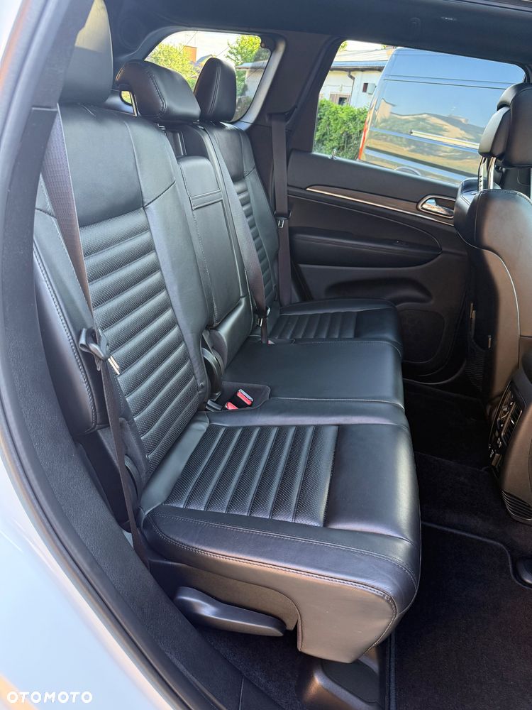 Jeep Grand Cherokee - 11