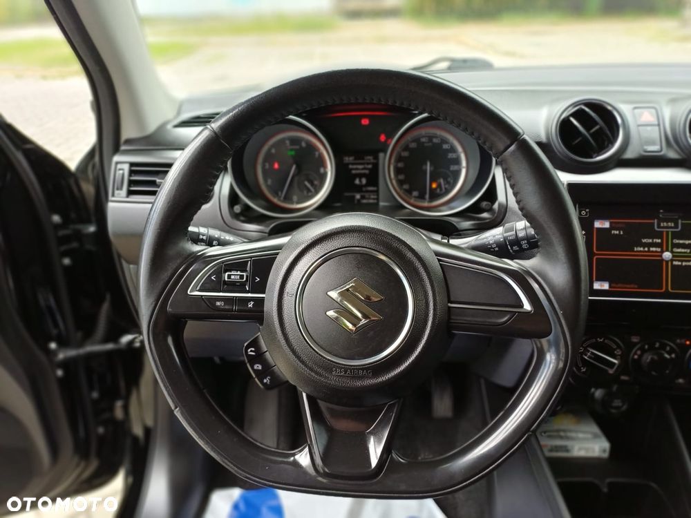 Suzuki Swift 1.2 Premium Plus - 4