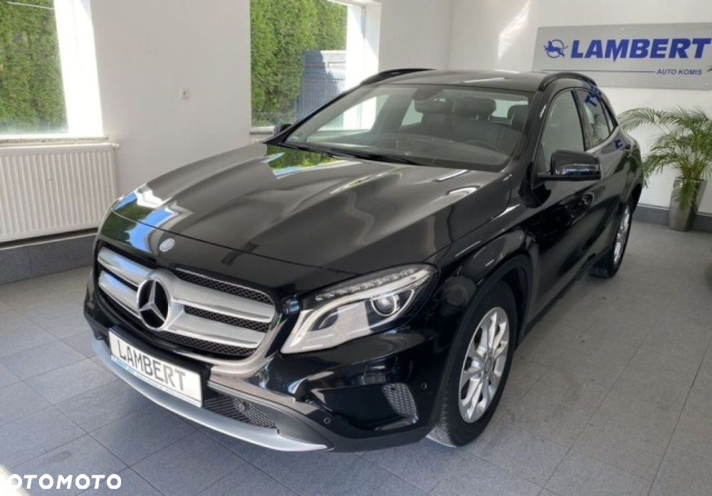Mercedes-Benz GLA - 18