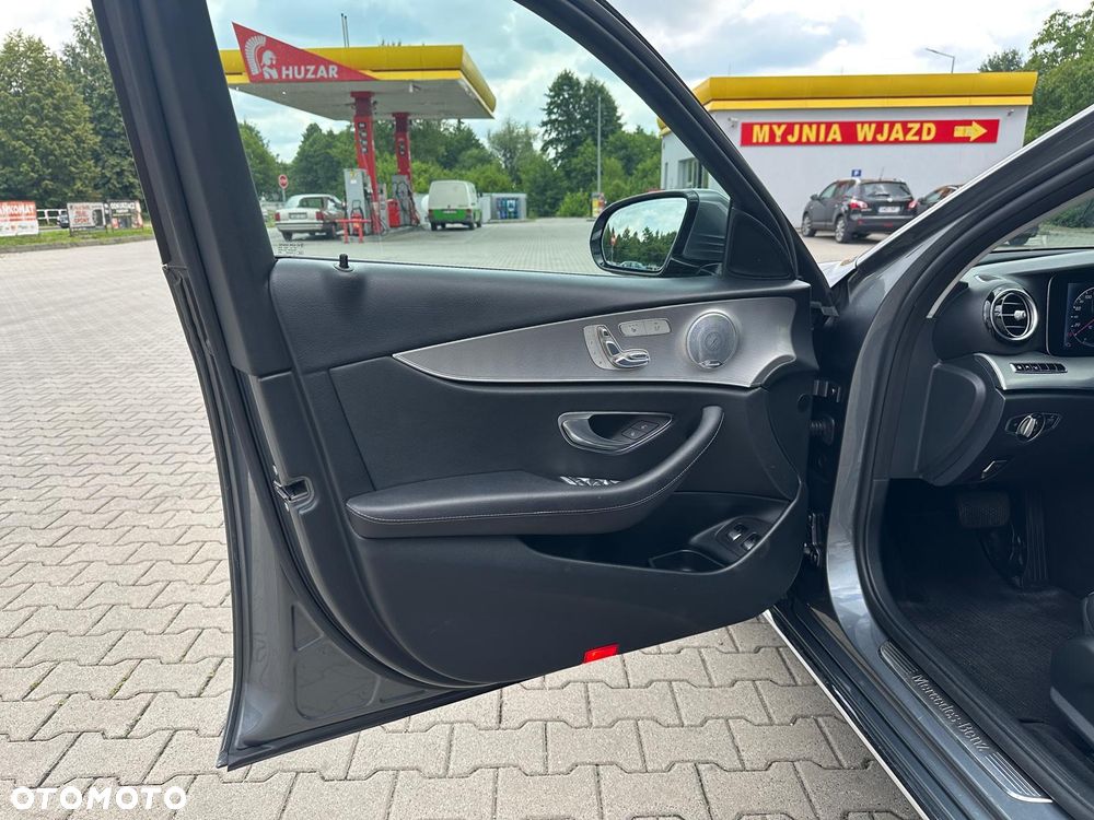 Mercedes-Benz Klasa E 200 d T 9G-TRONIC Avantgarde - 11