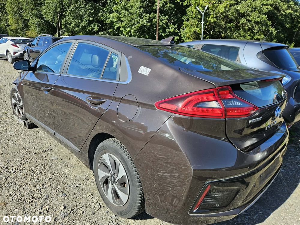 Hyundai IONIQ 1.6 GDI Premium - 2
