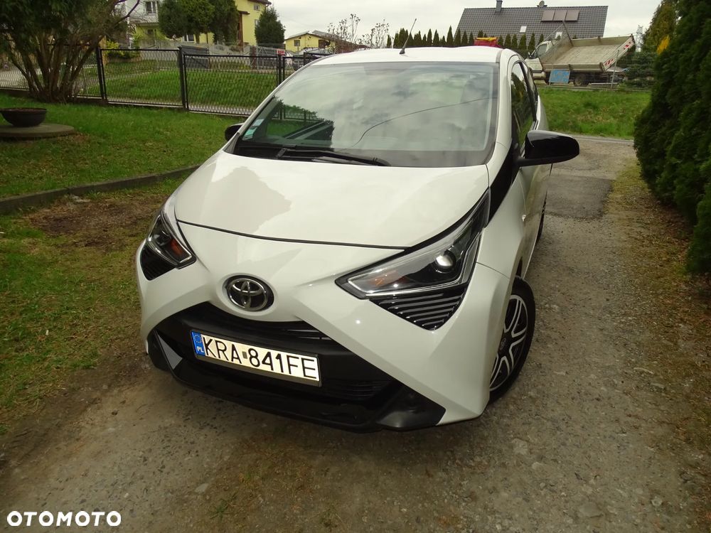 Toyota Aygo x-play - 1