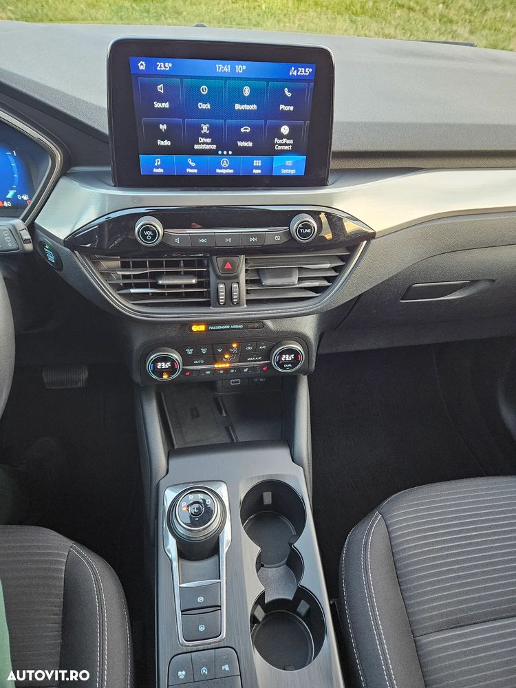 Ford Kuga - 9