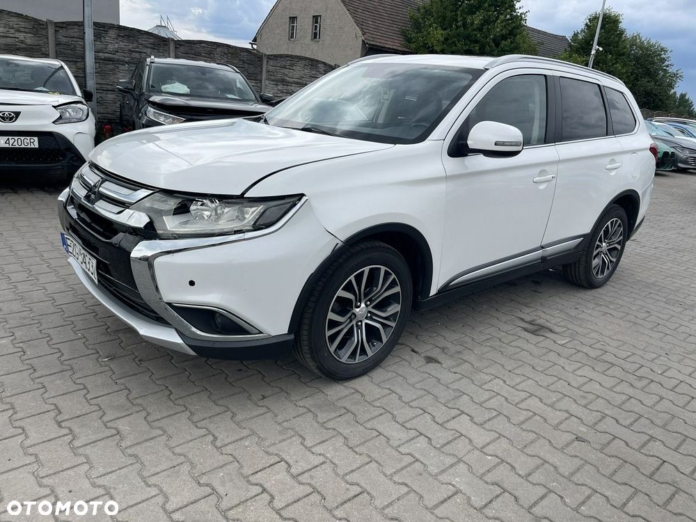 Mitsubishi Outlander - 2