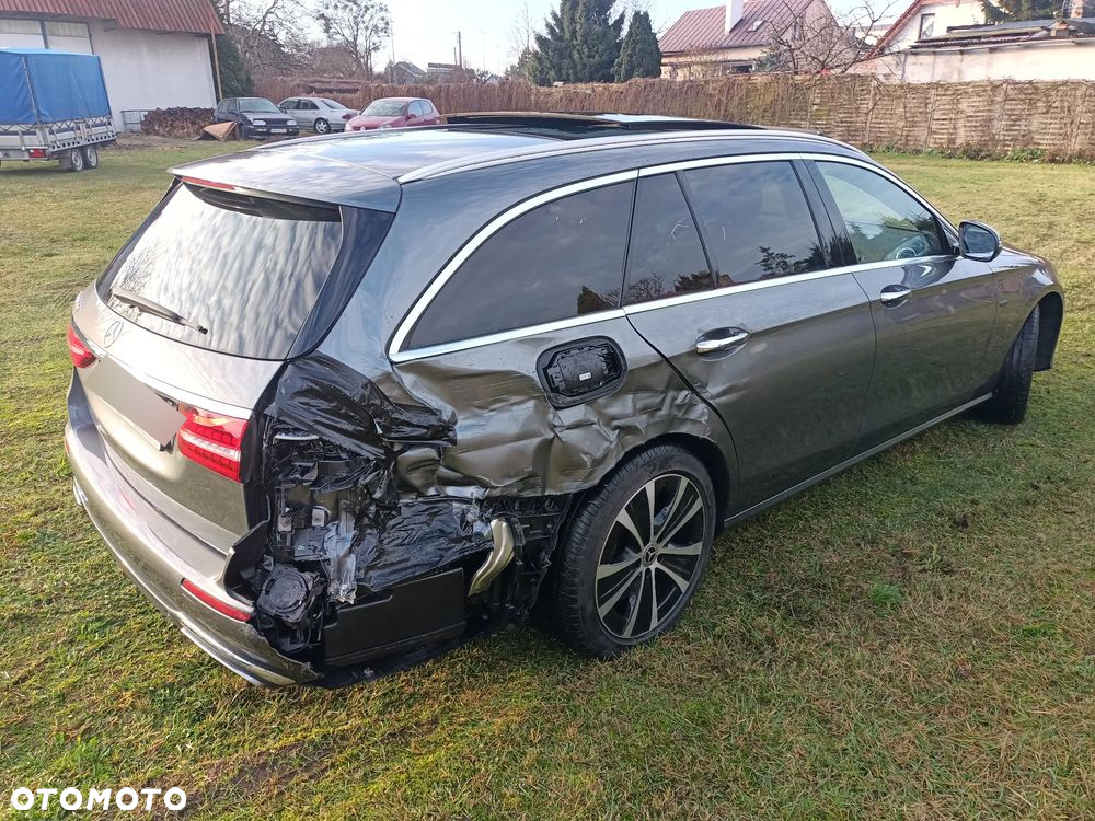 Mercedes-Benz Klasa E 300 de Avantgarde - 4