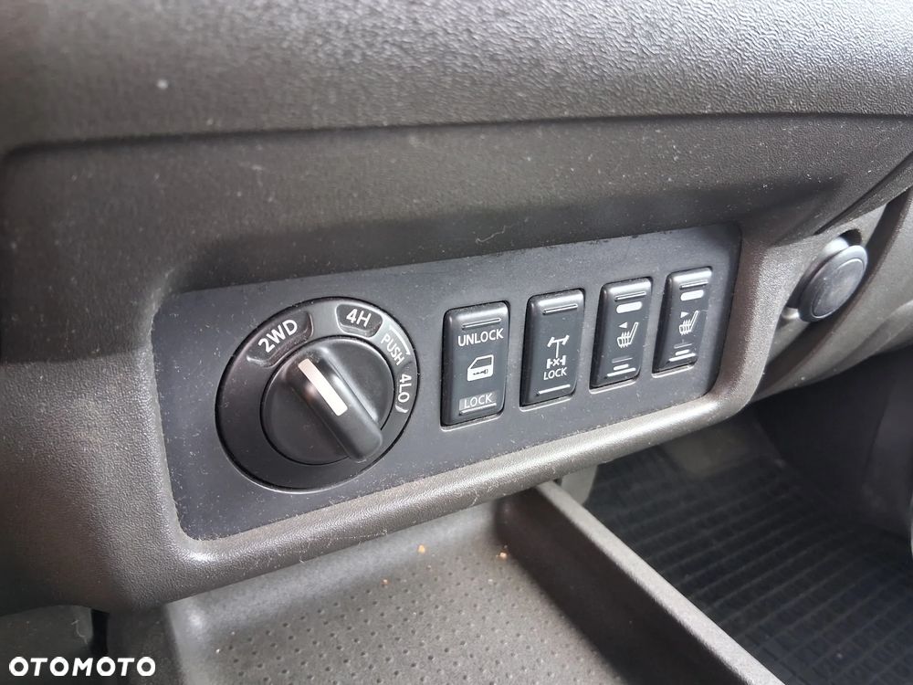 Nissan Navara Autm Premium - 11