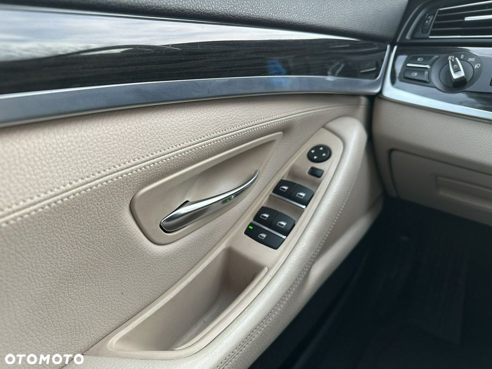 BMW Seria 5 - 32