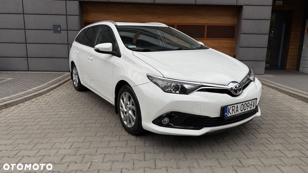Toyota Auris - 2