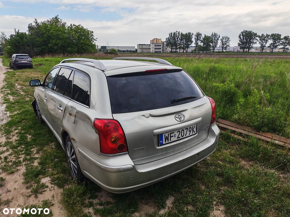 Toyota Avensis - 4