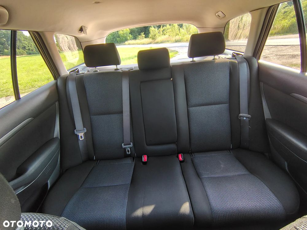 Toyota Avensis 2.0 D-4D Luna - 22