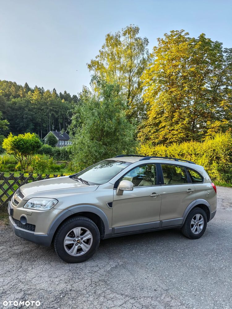 Chevrolet Captiva 2.0 d LT high 5os - 23