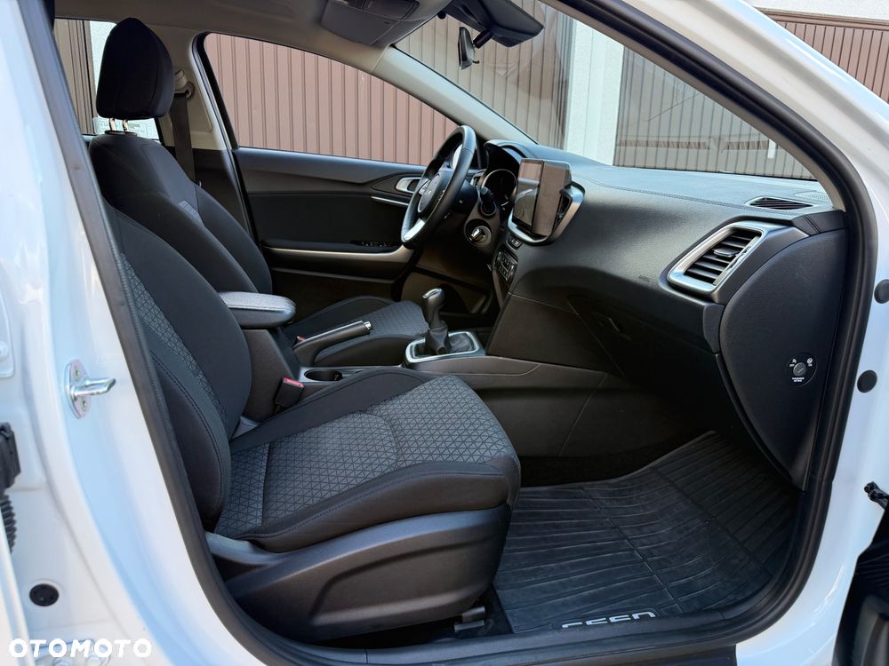 Kia Ceed 1.5 T-GDI S - 17