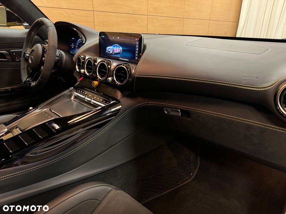 Mercedes-Benz AMG GT R - 19