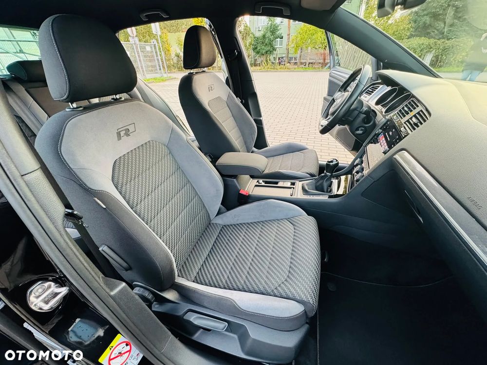 Volkswagen Golf - 24