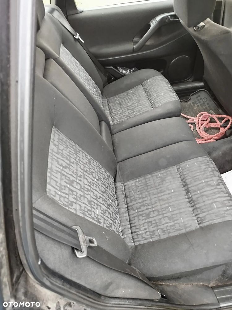 Volkswagen Passat 1.9 TDI GL - 4