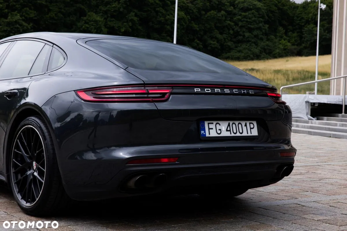 Porsche Panamera 4S - 19