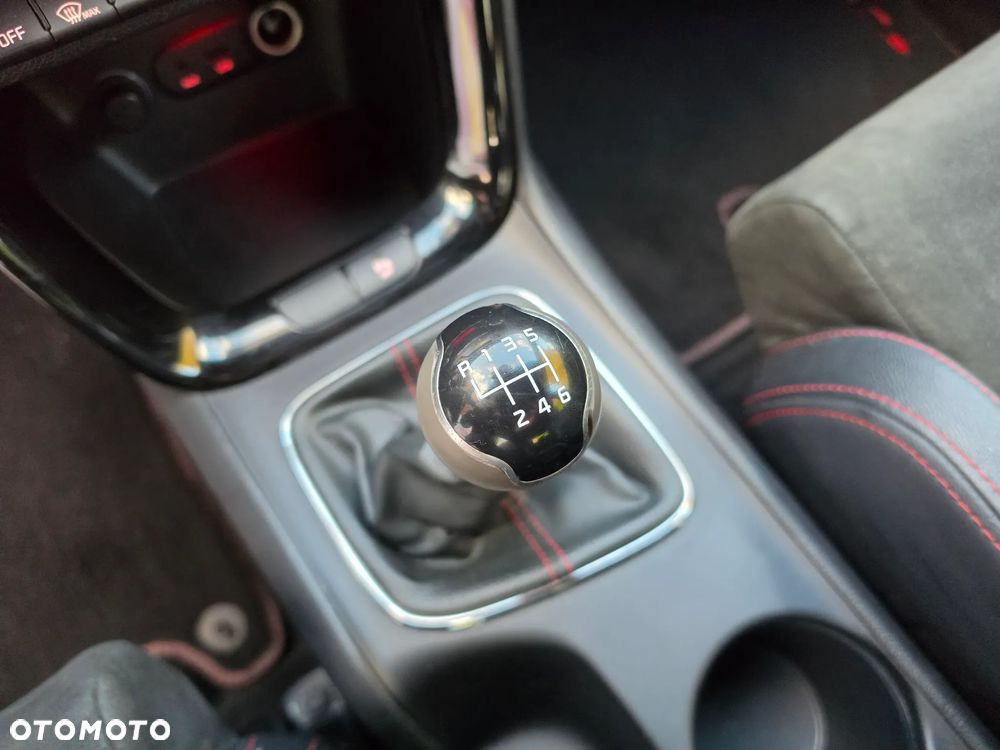 Kia Ceed - 32