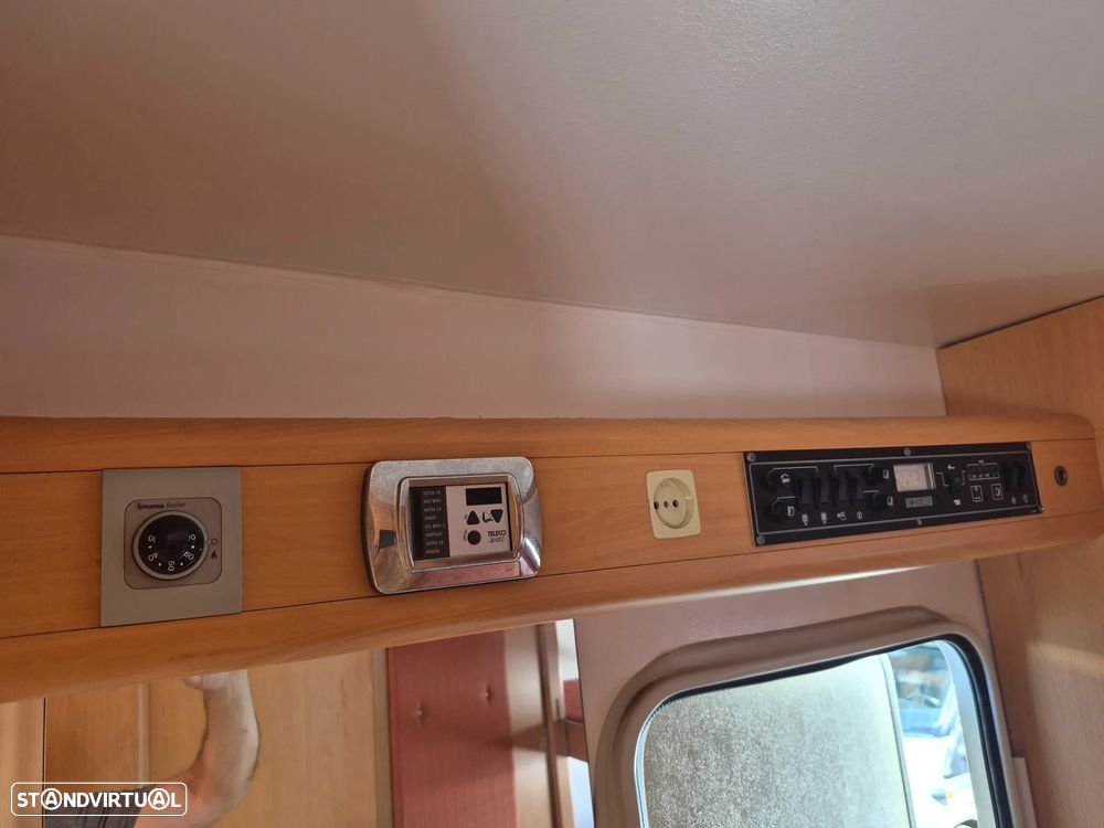 Sky Capuchine FIAT DUCATO 2.8 JTD  - SKY - 7 LUGARES - 6 DORMIDAS - 33