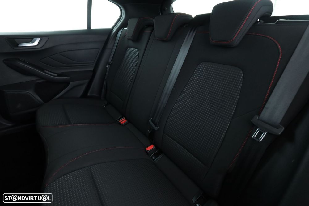 Ford Focus 1.0 EcoBoost MHEV ST-Line - 13