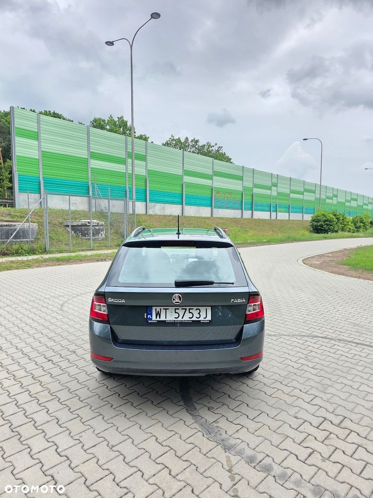 Skoda Fabia 1.0 TSI Style Color - 5