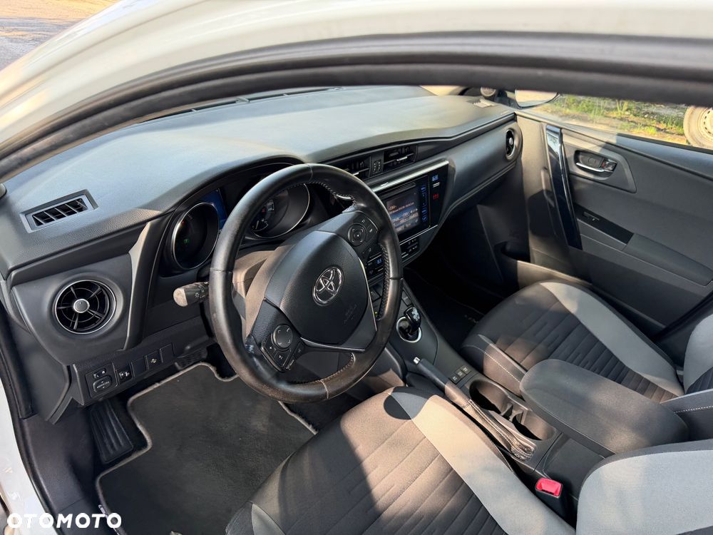 Toyota Auris Hybrid 135 Premium - 13