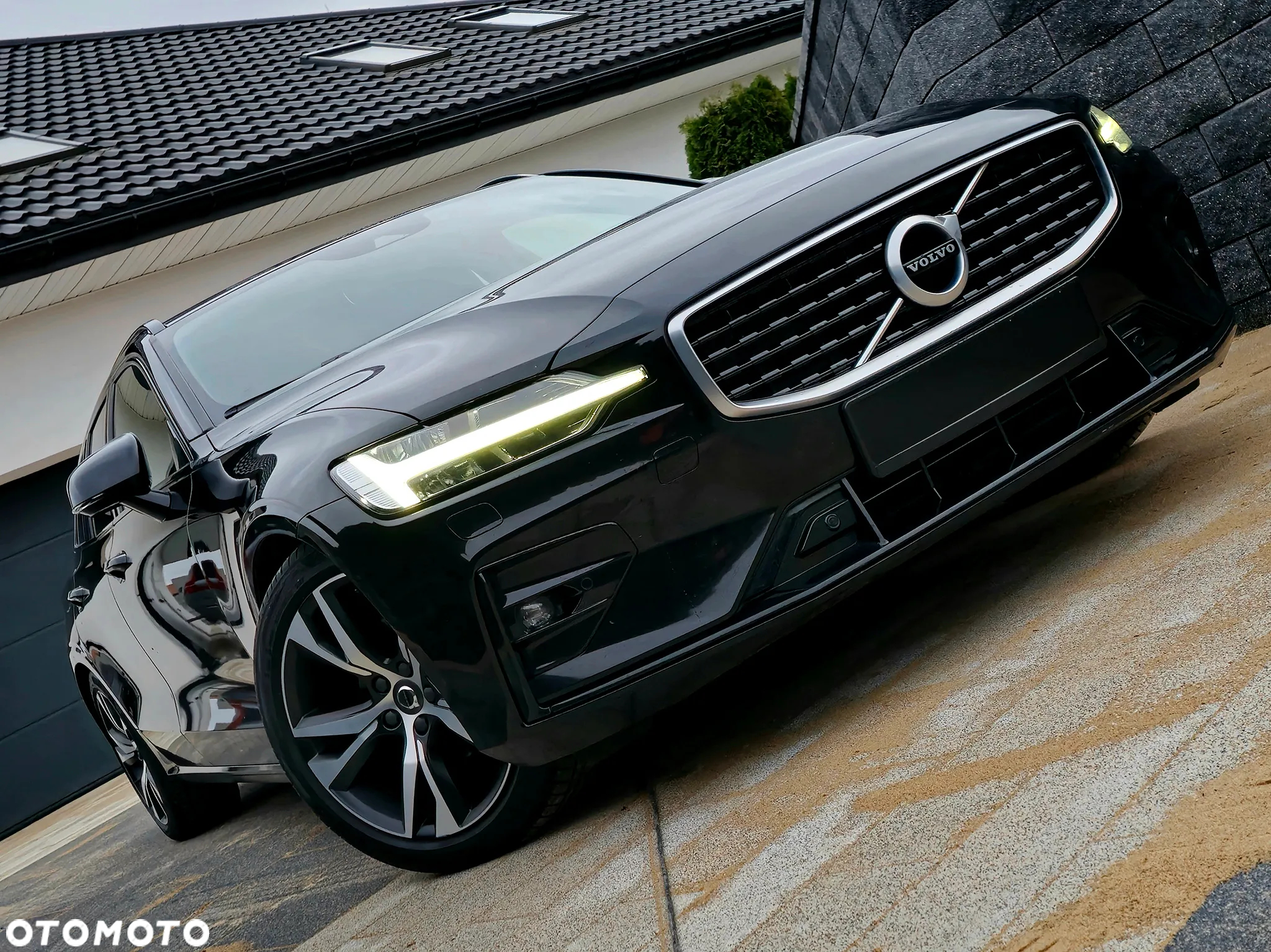 Volvo V60 D4 R-Design - 20