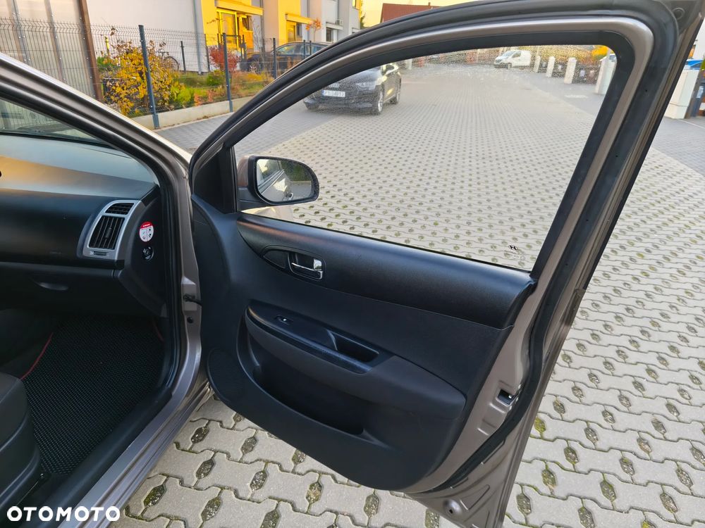 Hyundai i20 1.25 Wersja Jubileuszowa - 21