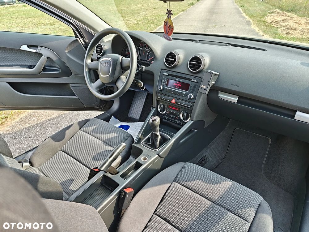 Audi A3 3-drzwiowe 1.6 Ambiente - 31