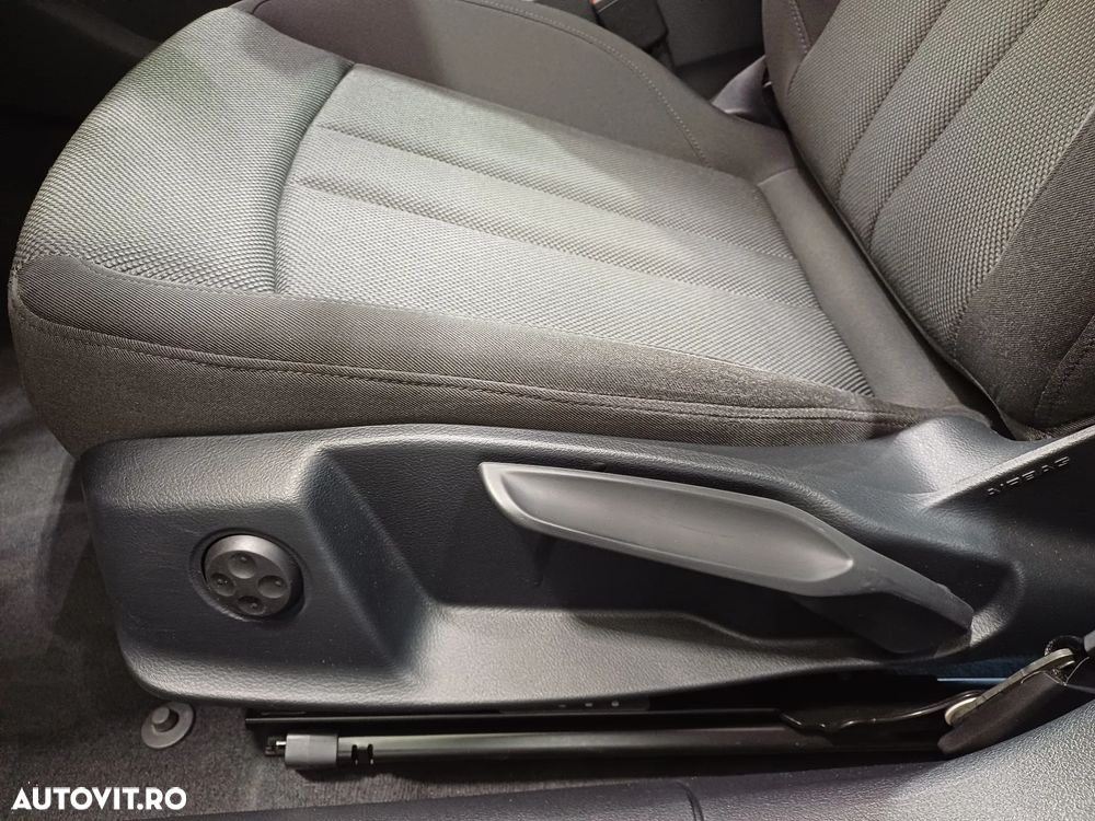 Audi A4 40 TFSI quattro S tronic MHEV Basic - 6