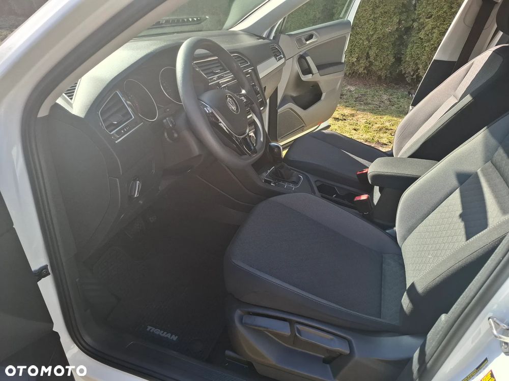 Volkswagen Tiguan - 17