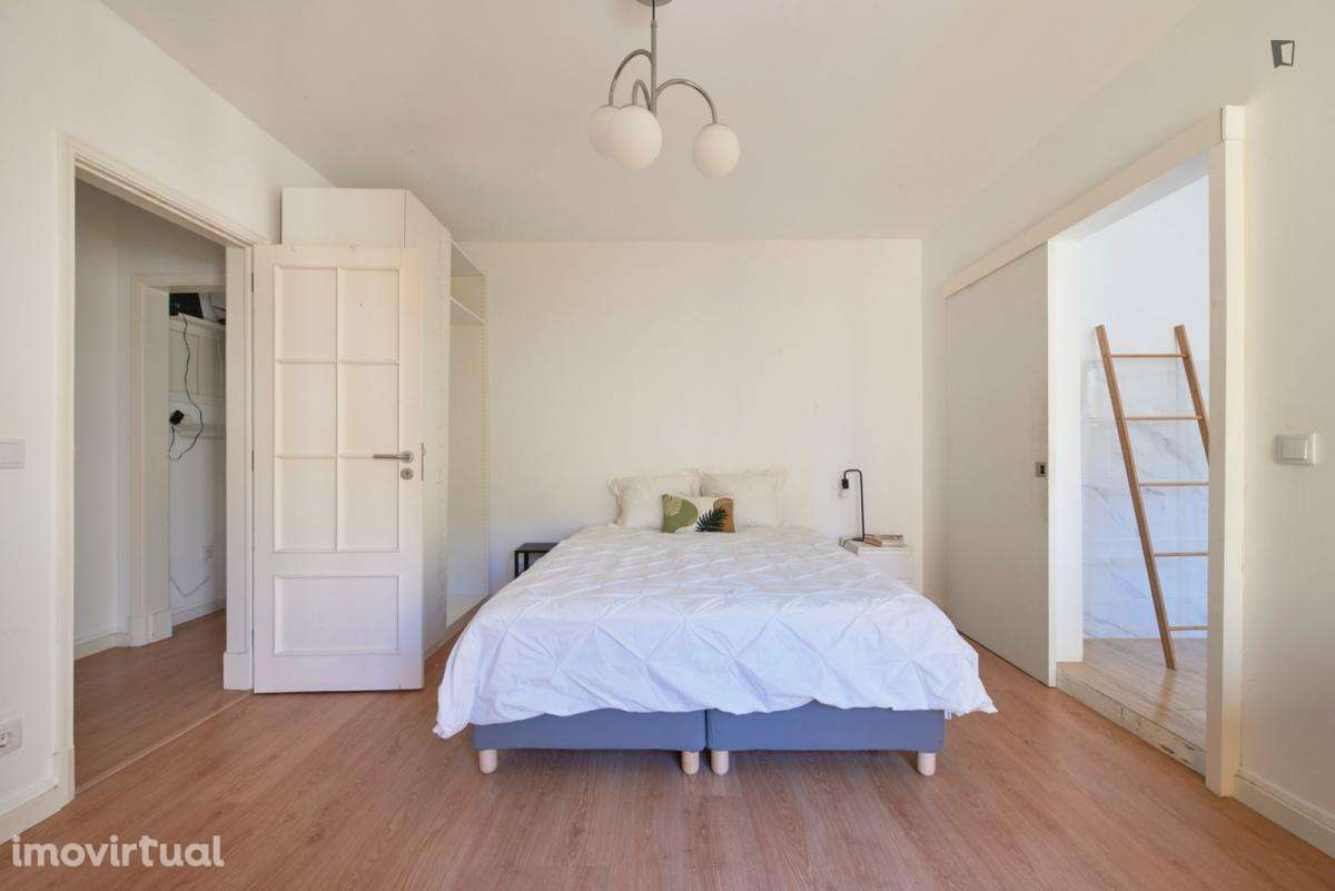 Quarto - localizado em Roma-Areeiro Lisbon - Grande imagem: 5/20
