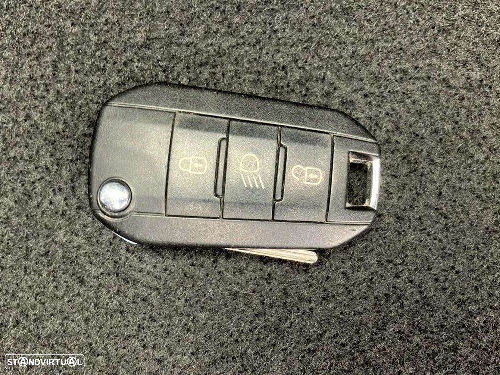 Peugeot 2008 1.2 PureTech Style - 19