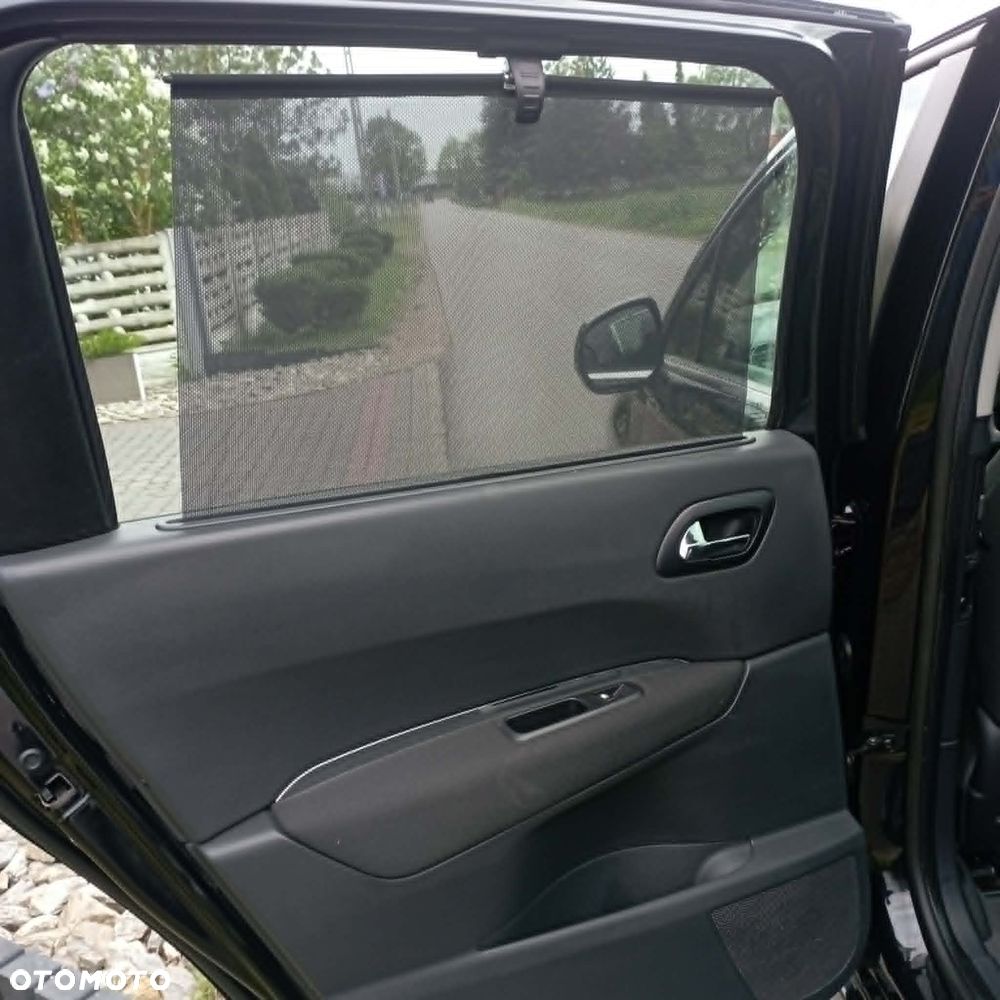 Peugeot 5008 1.6 THP Family 7os - 28