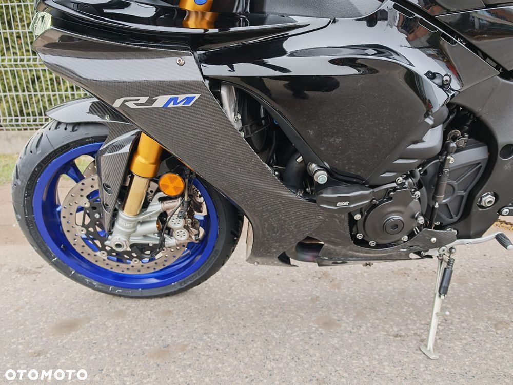 Yamaha R1 - 16