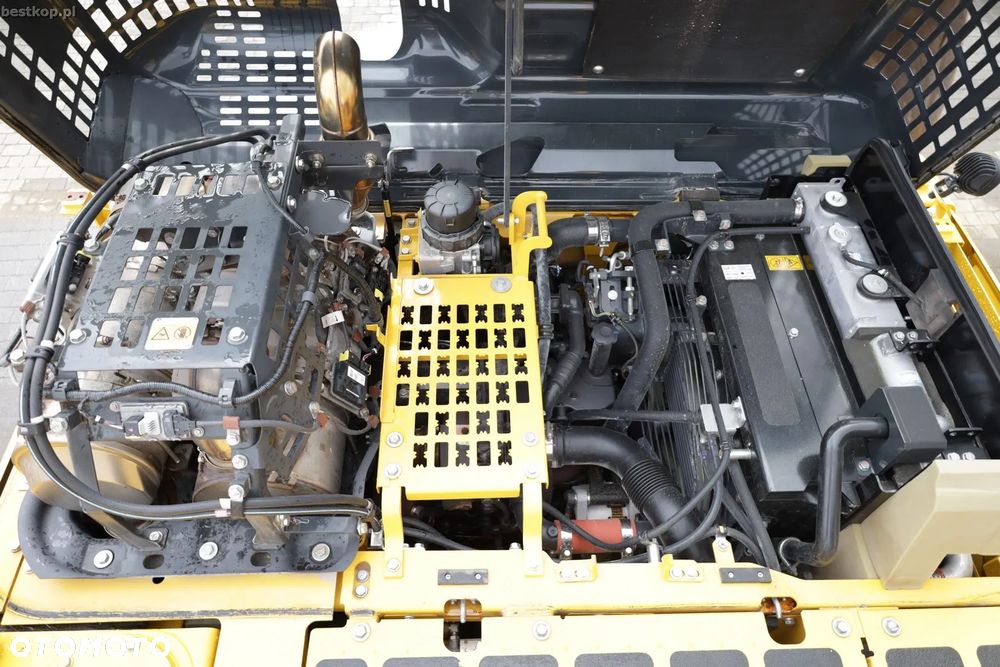 Komatsu PC210LC-11 - 28
