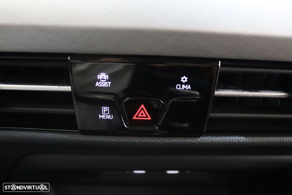 VW Golf 1.0 TSI Life - 32