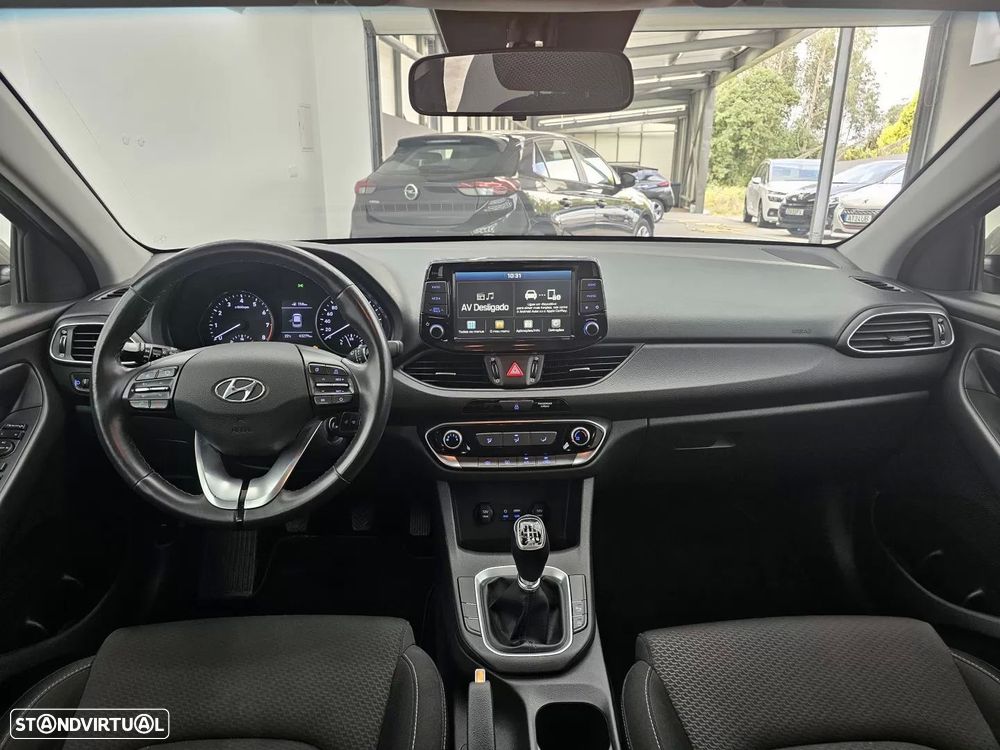 Hyundai i30 1.0 T-GDI Style — fotografia 16