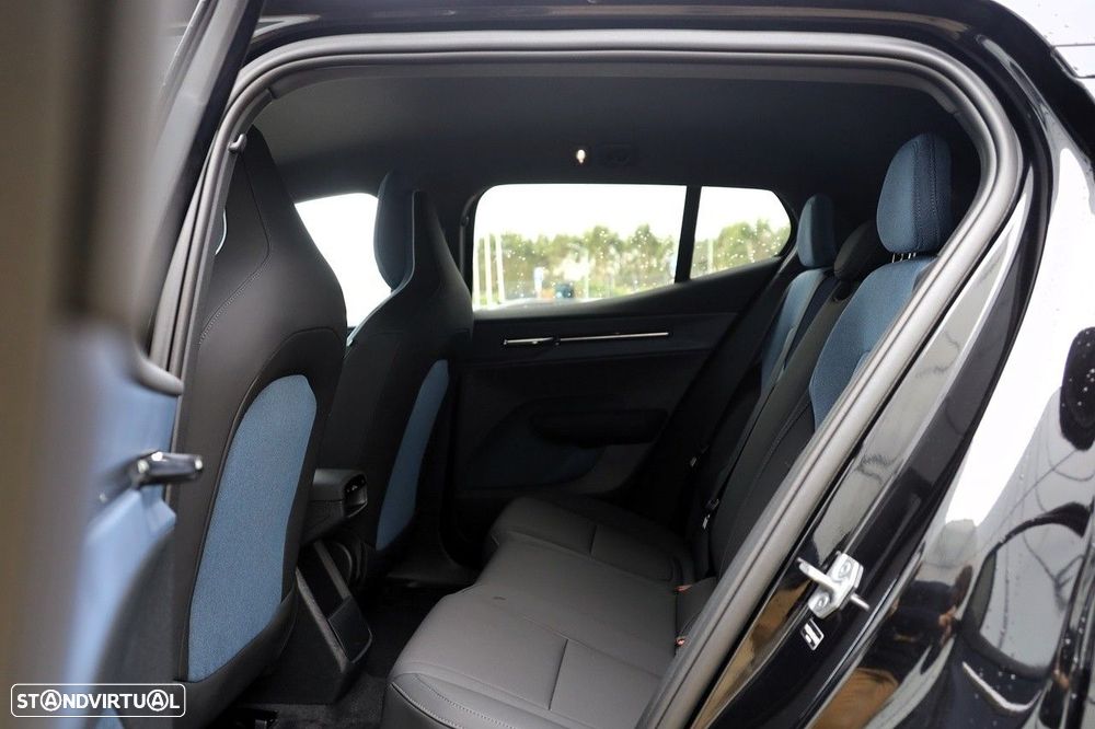 Volvo EX30 51 kWh Single Motor Plus - 12