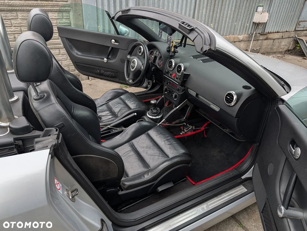 Audi TT Roadster 1.8 T quattro - 10