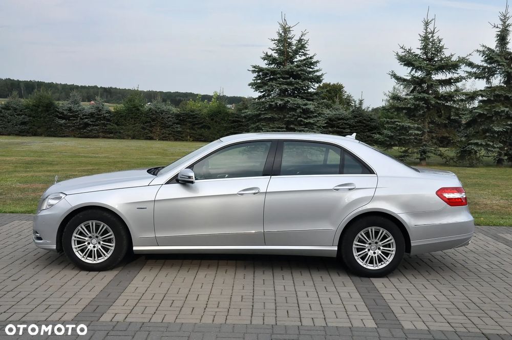 Mercedes-Benz Klasa E 250 CGI BlueEFFICIENCY 7G-TRONIC Elegance - 5