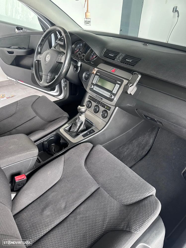 VW Passat 1.9 TDi Confortline - 9